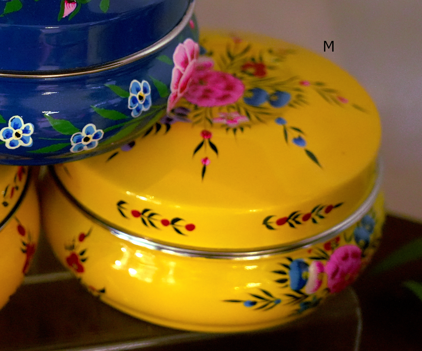 Hand‑Painted Kashmiri Enamelware Round Top Box